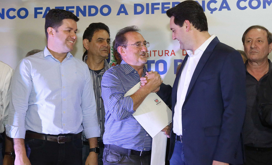 O governador Carlos Massa Ratinho Junior autorizou nesta quinta-feira (8), em Pato Branco, o repasse de R$ 20 milhões para a construção do novo prédio da prefeitura da cidade. O convênio prevê R$ 6 milhões de contrapartida municipal.