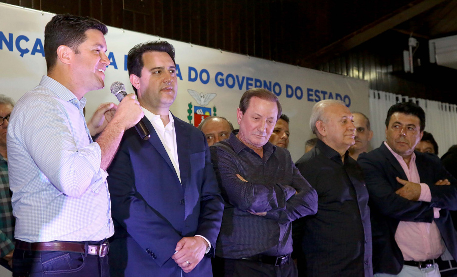 O governador Carlos Massa Ratinho Junior autorizou nesta quinta-feira (8), em Pato Branco, o repasse de R$ 20 milhões para a construção do novo prédio da prefeitura da cidade. O convênio prevê R$ 6 milhões de contrapartida municipal.