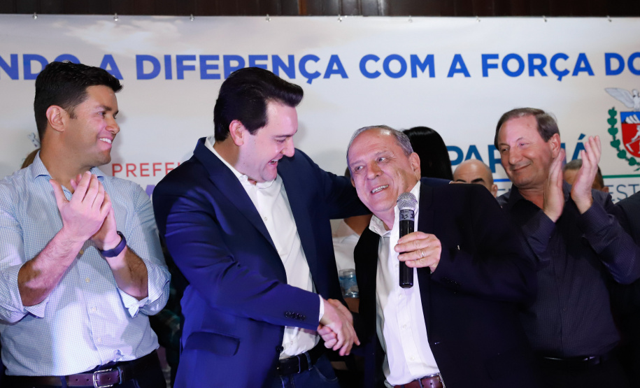 O governador Carlos Massa Ratinho Junior autorizou nesta quinta-feira (8), em Pato Branco, o repasse de R$ 20 milhões para a construção do novo prédio da prefeitura da cidade. O convênio prevê R$ 6 milhões de contrapartida municipal.