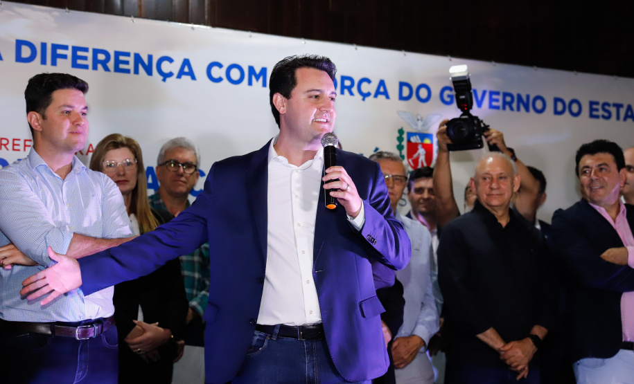 O governador Carlos Massa Ratinho Junior autorizou nesta quinta-feira (8), em Pato Branco, o repasse de R$ 20 milhões para a construção do novo prédio da prefeitura da cidade. O convênio prevê R$ 6 milhões de contrapartida municipal.