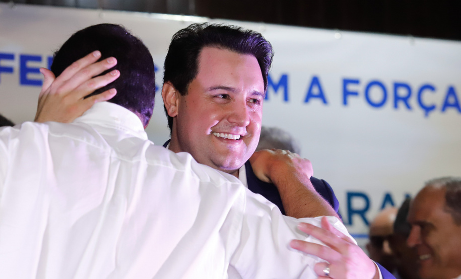 O governador Carlos Massa Ratinho Junior autorizou nesta quinta-feira (8), em Pato Branco, o repasse de R$ 20 milhões para a construção do novo prédio da prefeitura da cidade. O convênio prevê R$ 6 milhões de contrapartida municipal.