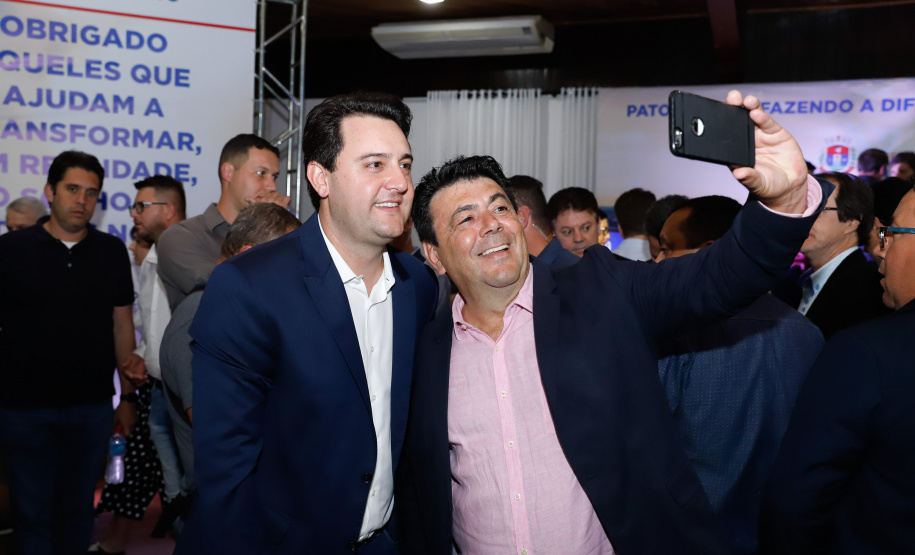 O governador Carlos Massa Ratinho Junior autorizou nesta quinta-feira (8), em Pato Branco, o repasse de R$ 20 milhões para a construção do novo prédio da prefeitura da cidade. O convênio prevê R$ 6 milhões de contrapartida municipal.