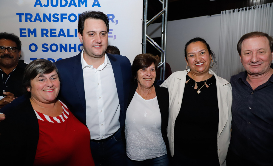 O governador Carlos Massa Ratinho Junior autorizou nesta quinta-feira (8), em Pato Branco, o repasse de R$ 20 milhões para a construção do novo prédio da prefeitura da cidade. O convênio prevê R$ 6 milhões de contrapartida municipal.