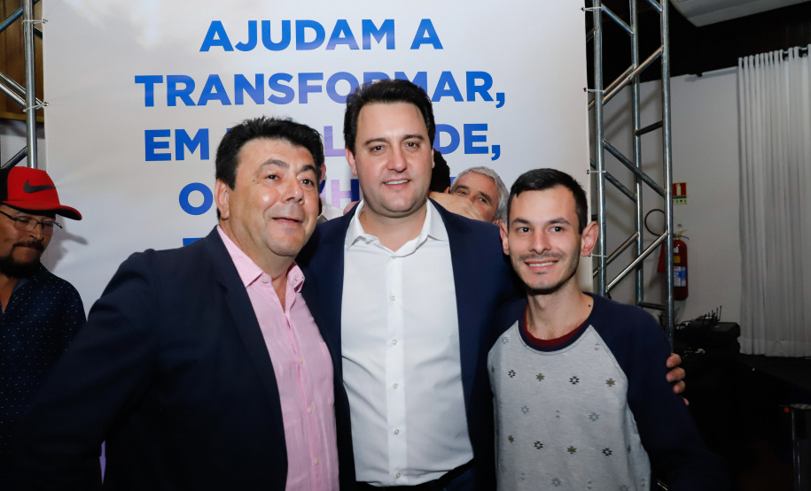 O governador Carlos Massa Ratinho Junior autorizou nesta quinta-feira (8), em Pato Branco, o repasse de R$ 20 milhões para a construção do novo prédio da prefeitura da cidade. O convênio prevê R$ 6 milhões de contrapartida municipal.