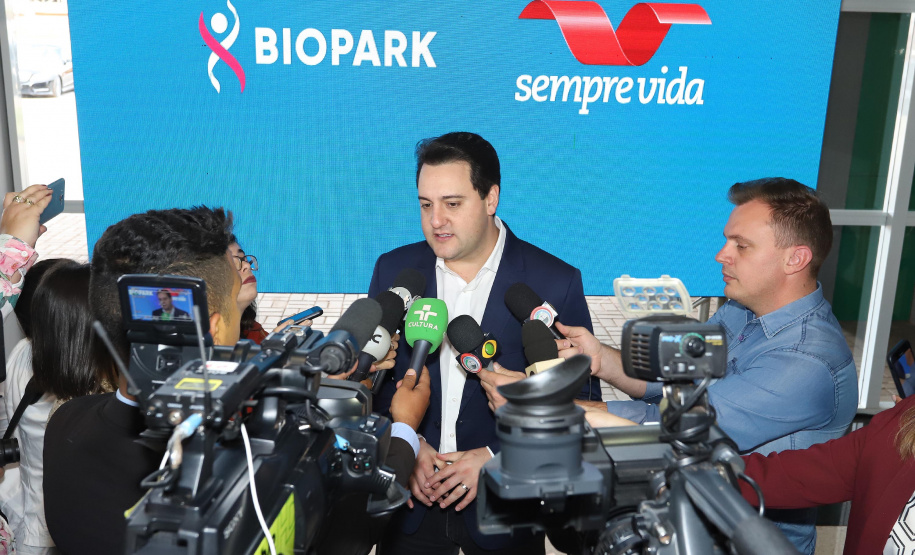GOVERNADOR ACOMPANHA O ANÚNCIO DO BIOPARK, EM TOLEDO E LIBERA RECURSOS PARA REGIÃO. O governador Carlos Massa Ratinho Junior participa nesta sexta-feira (09), em Toledo, do anúncio de instalação de um complexo hospitalar e de saúde no Biopark ? Parque Científico e Tecnológico de Biociências