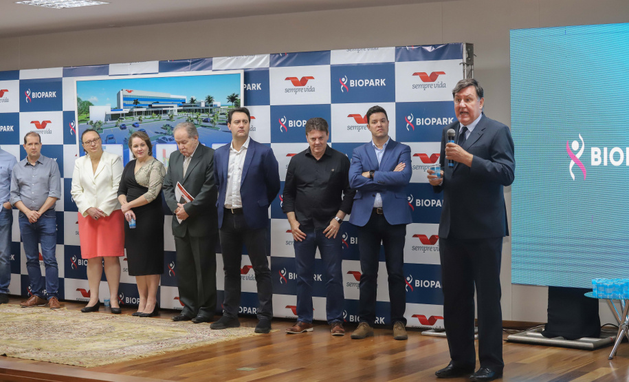 GOVERNADOR ACOMPANHA O ANÚNCIO DO BIOPARK, EM TOLEDO E LIBERA RECURSOS PARA REGIÃO. O governador Carlos Massa Ratinho Junior participa nesta sexta-feira (09), em Toledo, do anúncio de instalação de um complexo hospitalar e de saúde no Biopark ? Parque Científico e Tecnológico de Biociências
