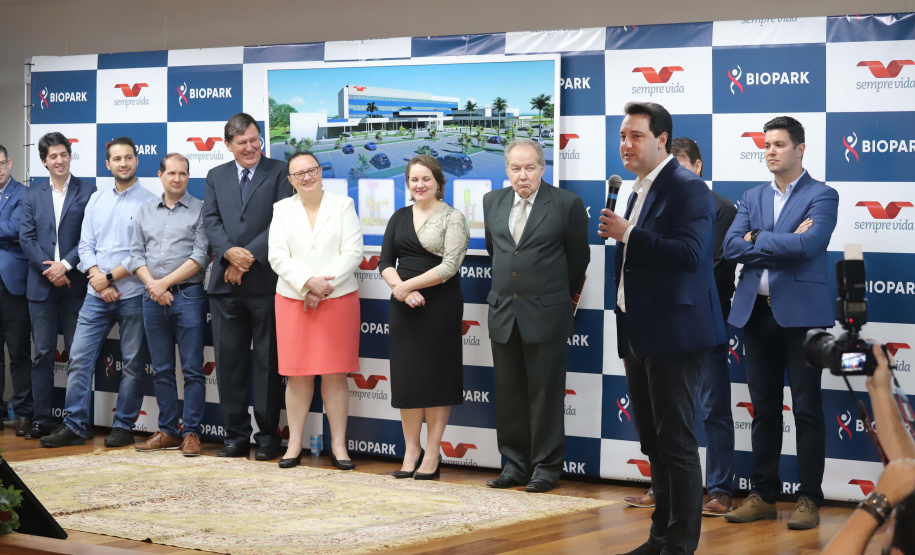 GOVERNADOR ACOMPANHA O ANÚNCIO DO BIOPARK, EM TOLEDO E LIBERA RECURSOS PARA REGIÃO. O governador Carlos Massa Ratinho Junior participa nesta sexta-feira (09), em Toledo, do anúncio de instalação de um complexo hospitalar e de saúde no Biopark ? Parque Científico e Tecnológico de Biociências