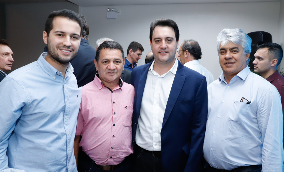 O Biopark - Parque Científico e Tecnológico de Biociências de Toledo, no Oeste do Estado, vai ganhar um Complexo Hospitalar e de Saúde. O governador Carlos Massa Ratinho Junior participou nesta sexta-feira (9) do anúncio do empreendimento, que pertence ao grupo Sempre Vida e vai unir o atendimento na saúde ao desenvolvimento de pesquisas e inovação.