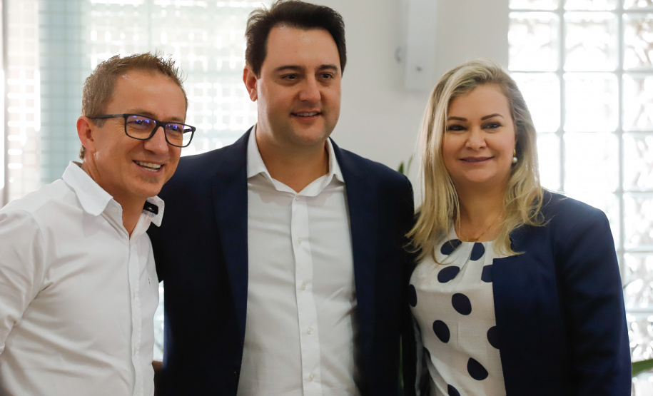 O Biopark - Parque Científico e Tecnológico de Biociências de Toledo, no Oeste do Estado, vai ganhar um Complexo Hospitalar e de Saúde. O governador Carlos Massa Ratinho Junior participou nesta sexta-feira (9) do anúncio do empreendimento, que pertence ao grupo Sempre Vida e vai unir o atendimento na saúde ao desenvolvimento de pesquisas e inovação.