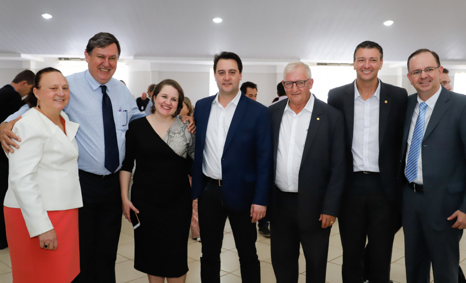 O Biopark - Parque Científico e Tecnológico de Biociências de Toledo, no Oeste do Estado, vai ganhar um Complexo Hospitalar e de Saúde. O governador Carlos Massa Ratinho Junior participou nesta sexta-feira (9) do anúncio do empreendimento, que pertence ao grupo Sempre Vida e vai unir o atendimento na saúde ao desenvolvimento de pesquisas e inovação.