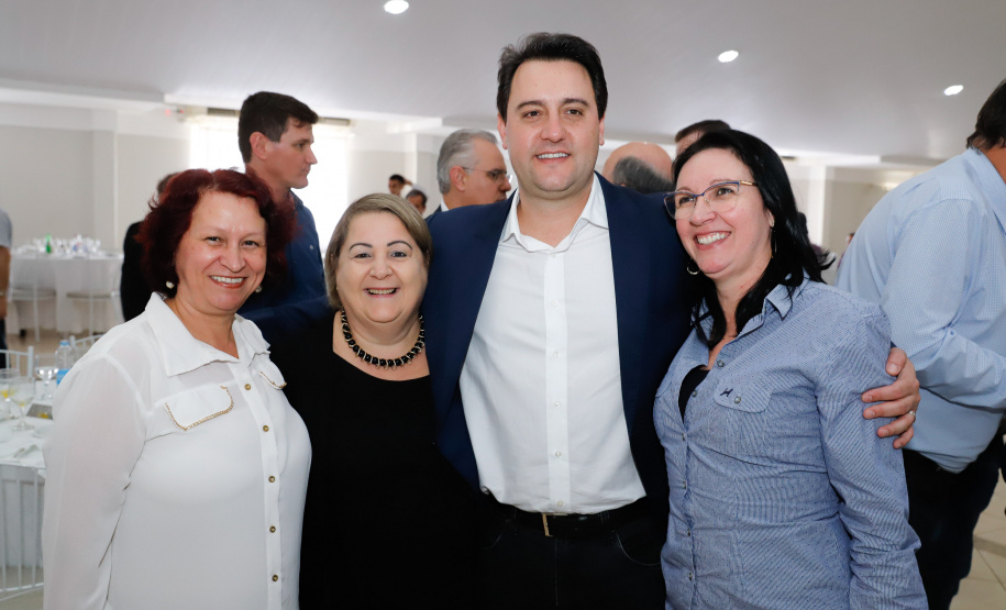 O Biopark - Parque Científico e Tecnológico de Biociências de Toledo, no Oeste do Estado, vai ganhar um Complexo Hospitalar e de Saúde. O governador Carlos Massa Ratinho Junior participou nesta sexta-feira (9) do anúncio do empreendimento, que pertence ao grupo Sempre Vida e vai unir o atendimento na saúde ao desenvolvimento de pesquisas e inovação.