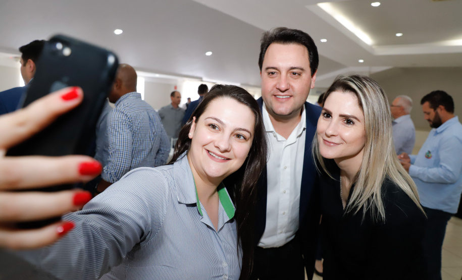 O Biopark - Parque Científico e Tecnológico de Biociências de Toledo, no Oeste do Estado, vai ganhar um Complexo Hospitalar e de Saúde. O governador Carlos Massa Ratinho Junior participou nesta sexta-feira (9) do anúncio do empreendimento, que pertence ao grupo Sempre Vida e vai unir o atendimento na saúde ao desenvolvimento de pesquisas e inovação.