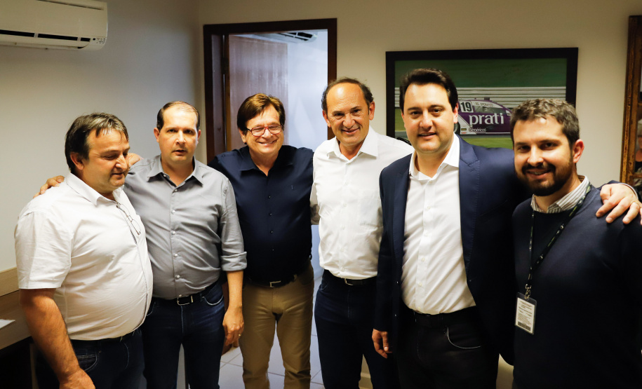 O Biopark - Parque Científico e Tecnológico de Biociências de Toledo, no Oeste do Estado, vai ganhar um Complexo Hospitalar e de Saúde. O governador Carlos Massa Ratinho Junior participou nesta sexta-feira (9) do anúncio do empreendimento, que pertence ao grupo Sempre Vida e vai unir o atendimento na saúde ao desenvolvimento de pesquisas e inovação.