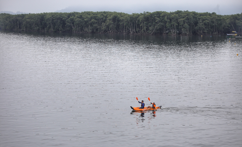 Os moradores do litoral do Paraná tiveram uma prévia nesta sexta-feira (09) do que promete ser a primeira etapa dos Jogos de Aventura e Natureza. A competição começou com a primeira etapa das disputas de paraquedismo, em Paranaguá, e mountain bike, no balneário de Santa Terezinha, em Pontal do Paraná. Foto: José Fernando Ogura/AEN