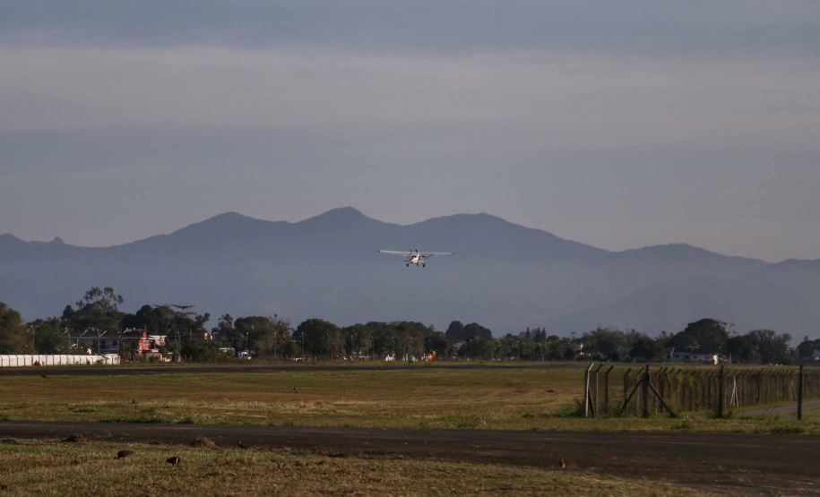 Paraquedismo. Foto: José Fernando Ogura/AEN