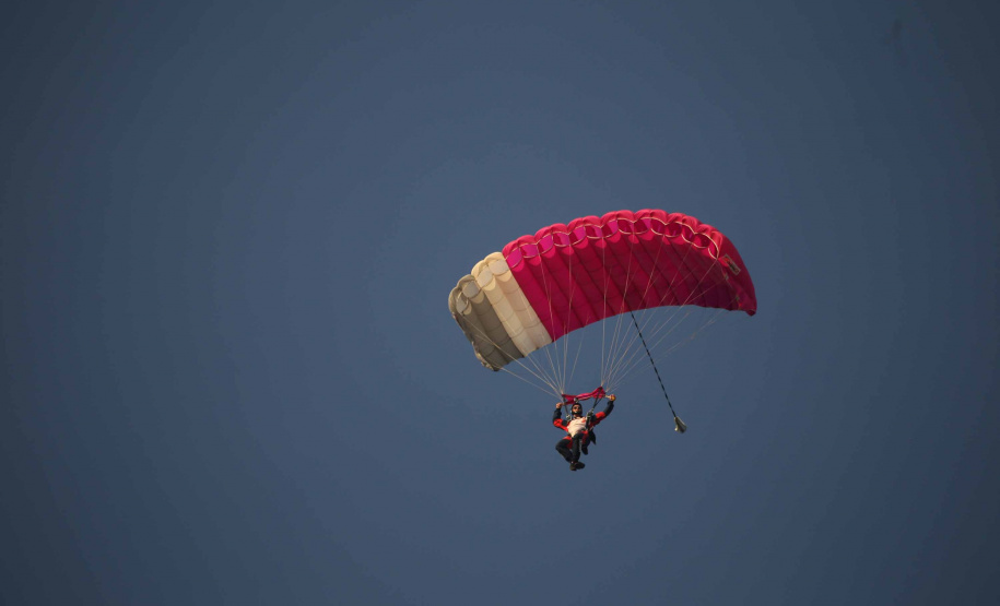 Paraquedismo. Foto: José Fernando Ogura/AEN