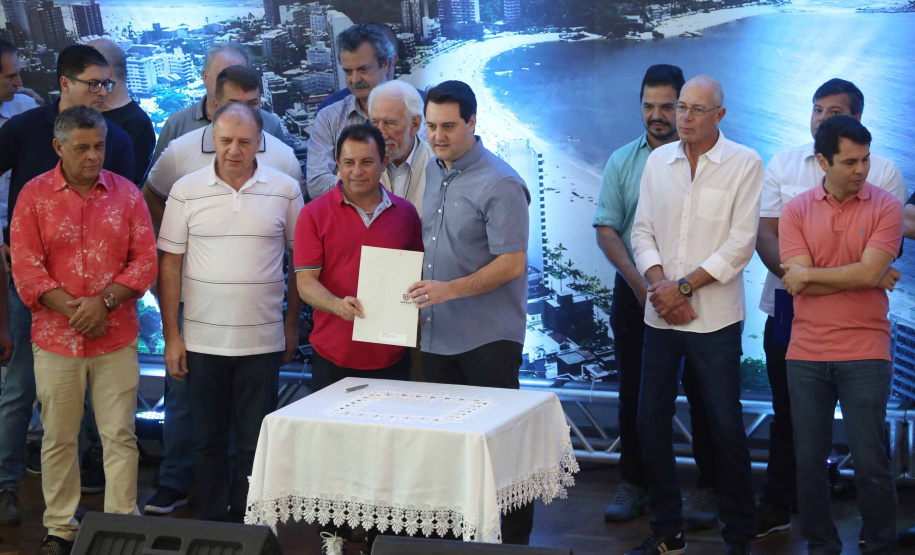 Os investimentos do Governo do Estado no Litoral somam R$ 57,5 milhões. O governador Carlos Massa Ratinho Junior esteve neste sábado (10) em Matinhos para a entrega oficial de obras de saneamento que somam R$ 50 milhões. Foto: José Fernando Ogura/AEN