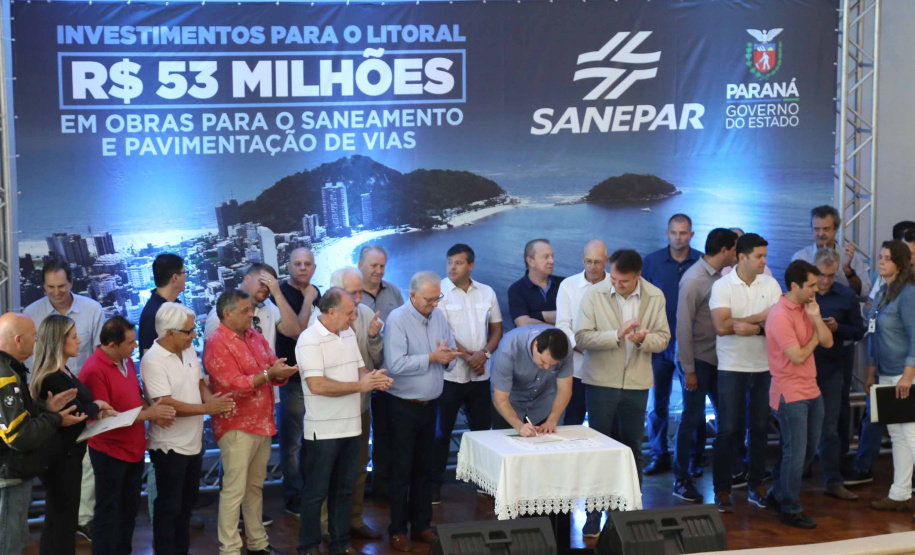 Os investimentos do Governo do Estado no Litoral somam R$ 57,5 milhões. O governador Carlos Massa Ratinho Junior esteve neste sábado (10) em Matinhos para a entrega oficial de obras de saneamento que somam R$ 50 milhões. Foto: José Fernando Ogura/AEN