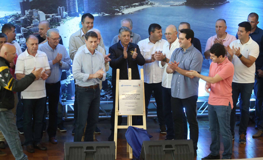 Os investimentos do Governo do Estado no Litoral somam R$ 57,5 milhões. O governador Carlos Massa Ratinho Junior esteve neste sábado (10) em Matinhos para a entrega oficial de obras de saneamento que somam R$ 50 milhões. Foto: José Fernando Ogura/AEN