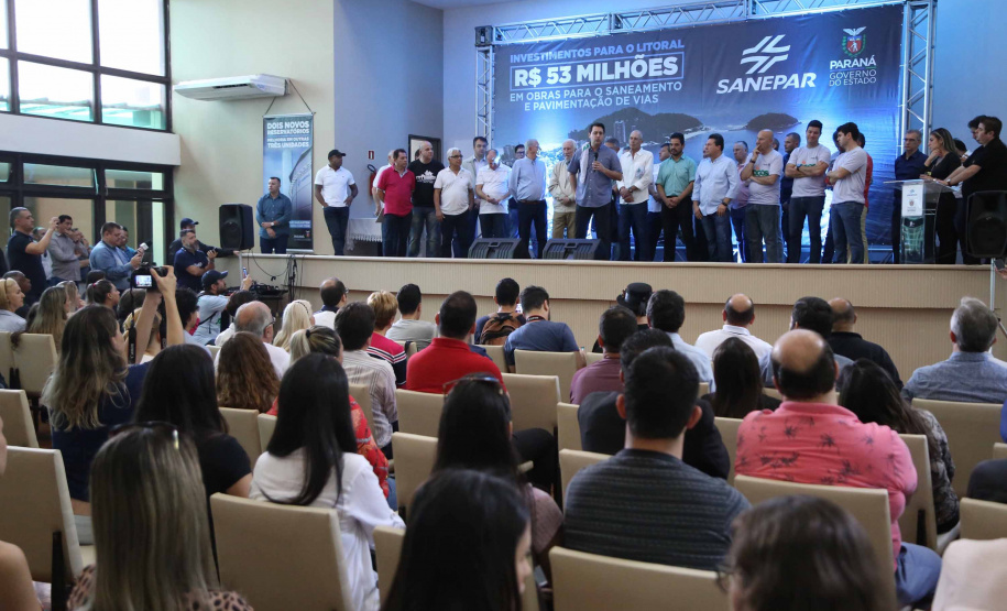 Os investimentos do Governo do Estado no Litoral somam R$ 57,5 milhões. O governador Carlos Massa Ratinho Junior esteve neste sábado (10) em Matinhos para a entrega oficial de obras de saneamento que somam R$ 50 milhões. Foto: José Fernando Ogura/AEN