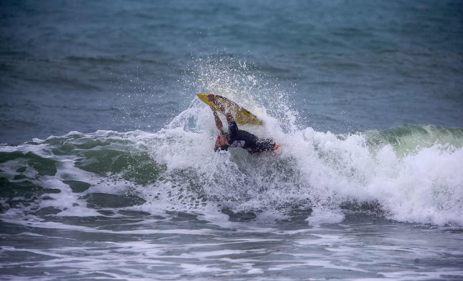 Os Jogos de Natureza e Aventura foram abertos oficialmente neste sábado (10), em Matinhos, com vários shows que animaram o público. O governador Carlos Massa Ratinho Junior esteve no local e reforçou a opção de fazer do turismo, especialmente no Litoral, um dos pilares do desenvolvimento econômico e social do Paraná.