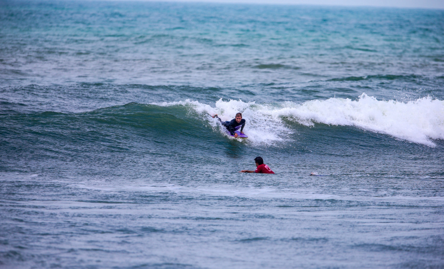 Os Jogos de Natureza e Aventura foram abertos oficialmente neste sábado (10), em Matinhos, com vários shows que animaram o público. O governador Carlos Massa Ratinho Junior esteve no local e reforçou a opção de fazer do turismo, especialmente no Litoral, um dos pilares do desenvolvimento econômico e social do Paraná.