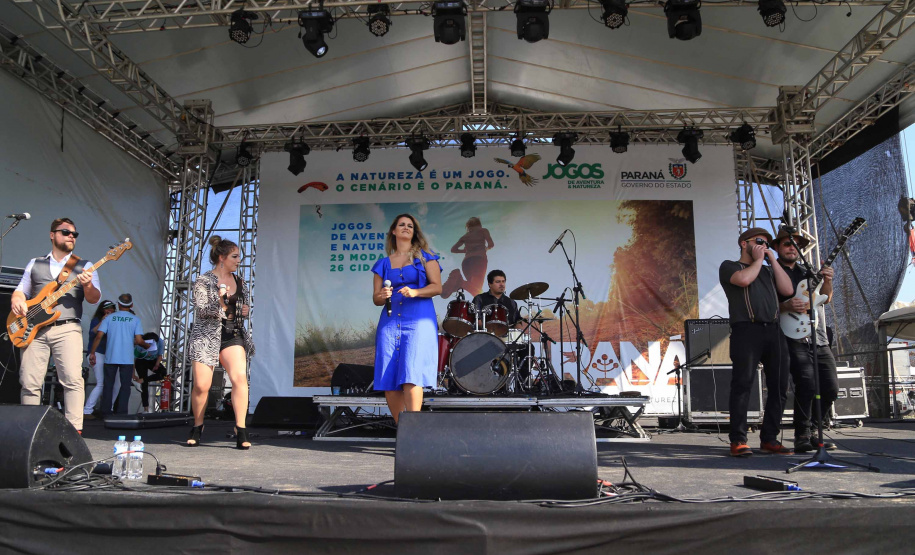 Os Jogos de Natureza e Aventura foram abertos oficialmente neste sábado (10), em Matinhos, com vários shows que animaram o público. O governador Carlos Massa Ratinho Junior esteve no local e reforçou a opção de fazer do turismo, especialmente no Litoral, um dos pilares do desenvolvimento econômico e social do Paraná. Foto: José Fernando Ogura/AEN