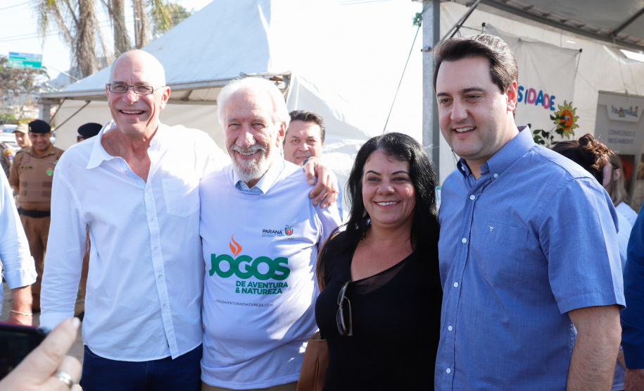 Os Jogos de Natureza e Aventura foram abertos oficialmente neste sábado (10), em Matinhos, com vários shows que animaram o público. O governador Carlos Massa Ratinho Junior esteve no local e reforçou a opção de fazer do turismo, especialmente no Litoral, um dos pilares do desenvolvimento econômico e social do Paraná.