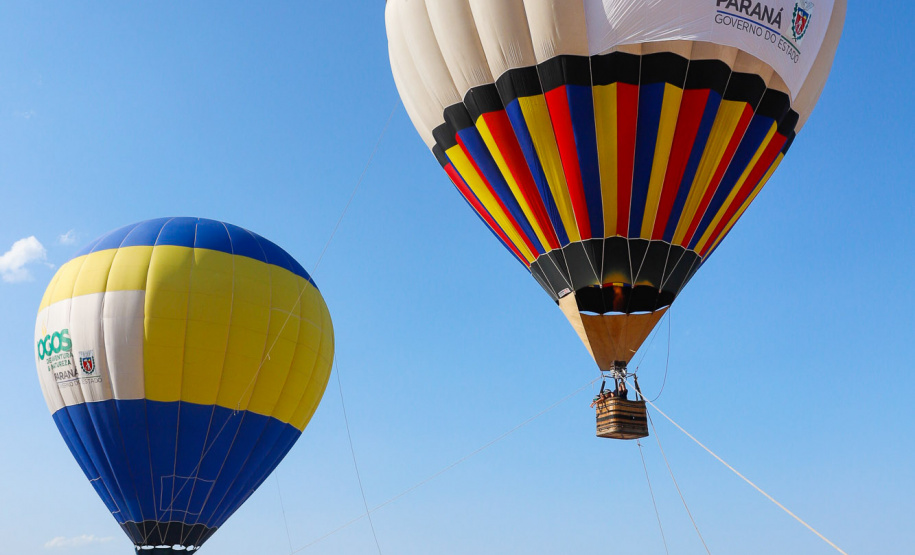 Os Jogos de Natureza e Aventura foram abertos oficialmente neste sábado (10), em Matinhos, com vários shows que animaram o público. O governador Carlos Massa Ratinho Junior esteve no local e reforçou a opção de fazer do turismo, especialmente no Litoral, um dos pilares do desenvolvimento econômico e social do Paraná.