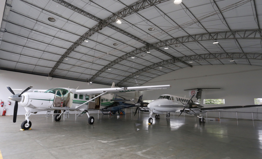 A Casa Militar administra a frota de aeronaves do Estado. Por determinação do governador Carlos Massa Ratinho Junior, elas devem ser usadas pelo Poder Executivo em viagens oficiais, mas também devem atender qualquer emergência médica, missões de busca e salvamento e a central de transplantes de órgãos.Foto: José Fernando Ogura/AEN