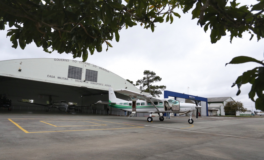 A Casa Militar administra a frota de aeronaves do Estado. Por determinação do governador Carlos Massa Ratinho Junior, elas devem ser usadas pelo Poder Executivo em viagens oficiais, mas também devem atender qualquer emergência médica, missões de busca e salvamento e a central de transplantes de órgãos.Foto: José Fernando Ogura/AEN