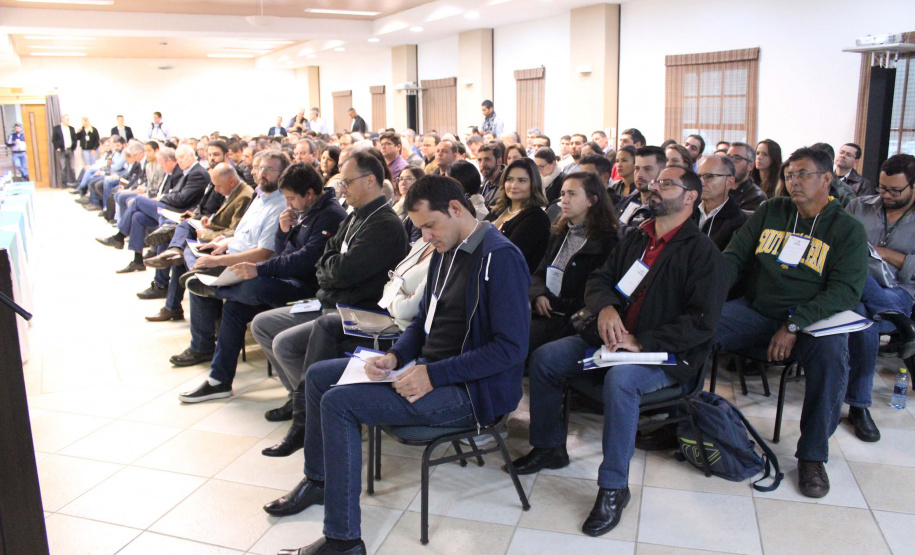 Um simulado em emergência sanitária para atendimento de foco de febre aftosa foi aberto nesta segunda-feira (12), em São José dos Pinhais, Região Metropolitana de Curitiba. O evento segue até 17 de agosto com o objetivo de preparar os profissionais para atendimento em uma eventual situação de foco da doença, já que o Paraná trabalha para se tornar Área Livre de Febre Aftosa sem Vacinação. Foto: Gisele Barão/SEAB