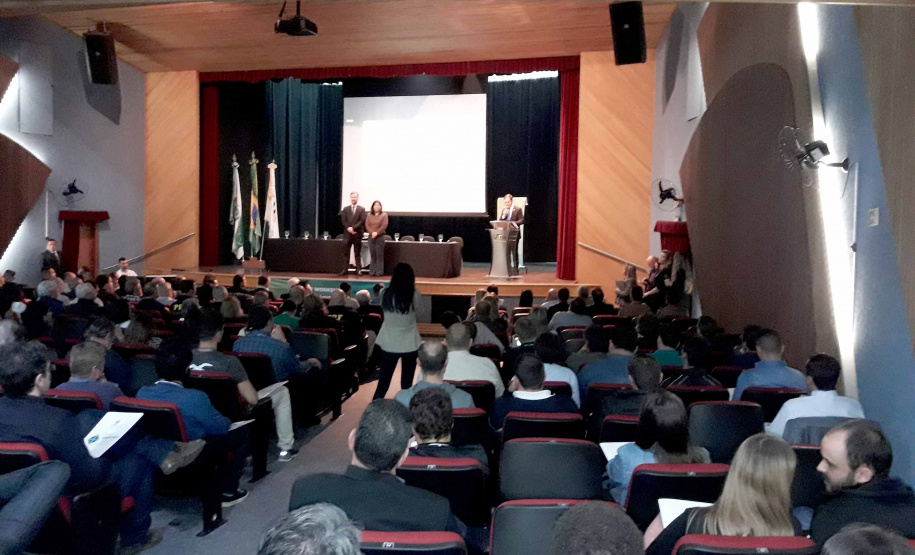 Segurança rodoviária foi discutido nesta segunda-feira (12) no I Workshop Rodoviário do Departamento de Estradas de Rodagem do Paraná (DER/PR), que acontece em Curitiba