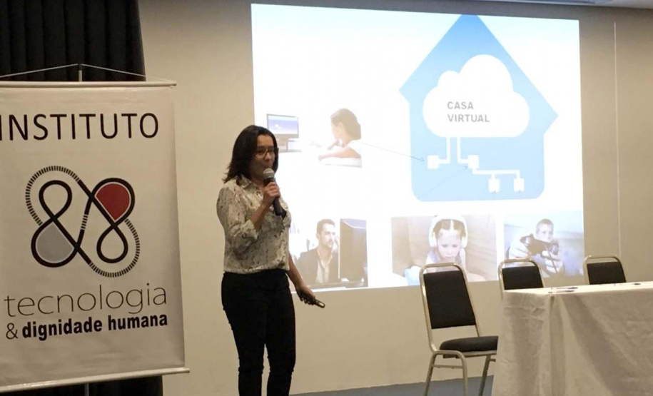 Com o objetivo de conscientizar a população sobre o uso ético, saudável e seguro dos recursos tecnológicos digitais, e em alusão ao Dia Nacional dos Pais, comemorado domingo, a Secretaria da Justiça, Família e Trabalho promoveu nesta segunda-feira (12), o I Workshop Desafio Detox Digital na Família. Foto: Divulgação/SEJUF