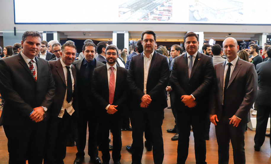 O terminal destinado à movimentação de carga geral, em especial celulose, do Porto de Paranaguá, foi leiloado nesta terça-feira (13), em pregão na Bolsa de Valores de São Paulo (Bovespa)