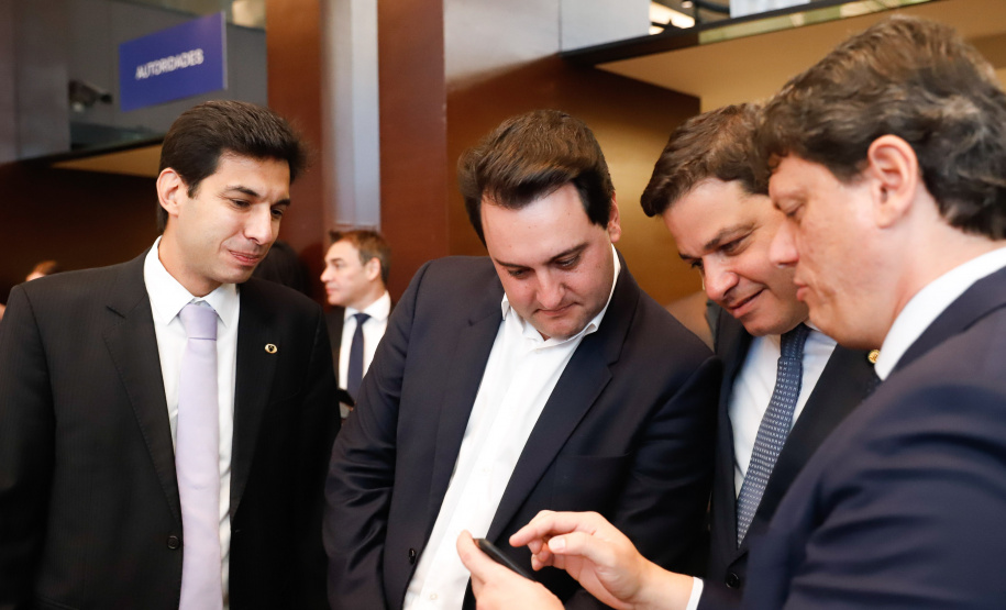 O terminal destinado à movimentação de carga geral, em especial celulose, do Porto de Paranaguá, foi leiloado nesta terça-feira (13), em pregão na Bolsa de Valores de São Paulo (Bovespa)