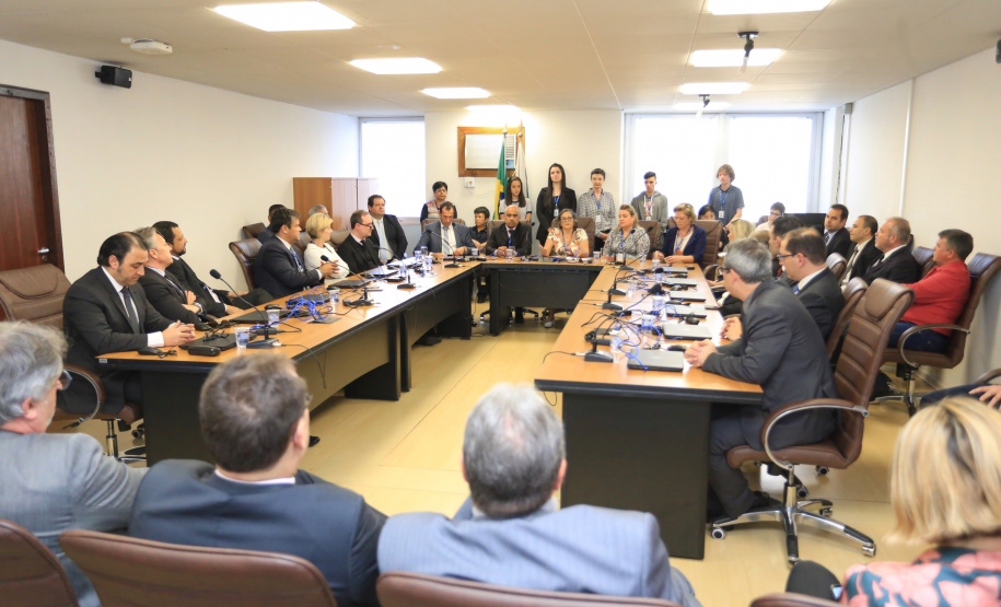 Tomaram posse nesta segunda-feira (12) os novos integrantes do Conselho de Contribuintes e Recursos Fiscais (CCRF). Órgão da Secretaria de Estado da Fazenda, o Conselho é responsável pelo julgamento em segunda instância administrativa dos recursos de contribuintes que recorreram de multas e já perderam em primeira instância. Foto: José Fernando Ogura/AEN