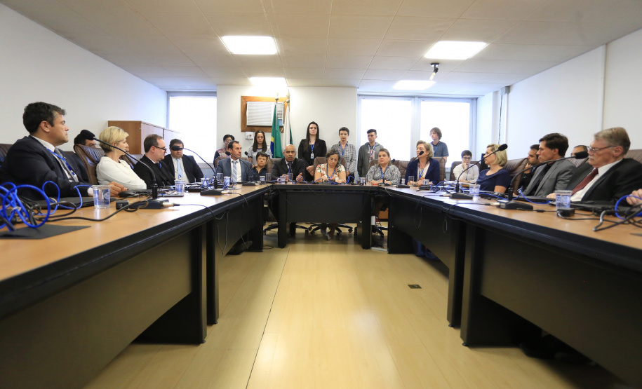 Tomaram posse nesta segunda-feira (12) os novos integrantes do Conselho de Contribuintes e Recursos Fiscais (CCRF). Órgão da Secretaria de Estado da Fazenda, o Conselho é responsável pelo julgamento em segunda instância administrativa dos recursos de contribuintes que recorreram de multas e já perderam em primeira instância. Foto: José Fernando Ogura/AEN