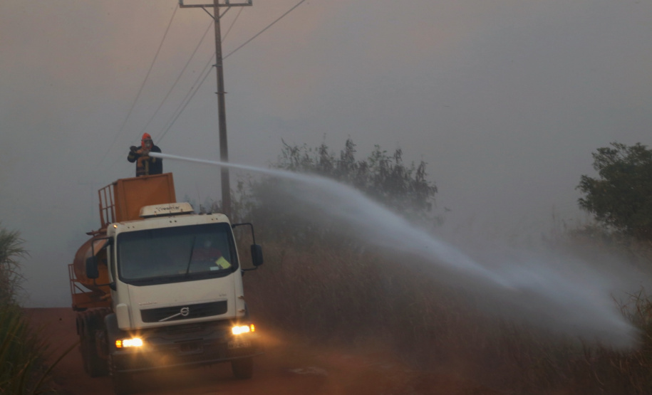 O Corpo de Bombeiros do Paraná reforçou o trabalho preventivo e de comunicação que desenvolve em todas as suas sedes regionais sobre os cuidados para evitar incêndios. O inverno é o período do ano que costuma registrar aumento no número de queimadas nas vegetações em função do clima seco, falta de chuvas e ventos fortes.