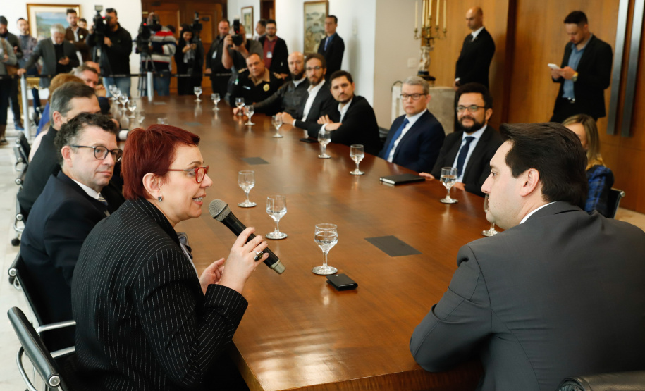 O Paraná é o primeiro Estado do Brasil a fechar um convênio com a Microsoft com o objetivo de fomentar a educação, qualificação, inovação e empreendedorismo. O protocolo de intenção foi assinado pelo governador Carlos Massa Ratinho Junior e a presidente da Microsoft Brasil, Tânia Cosentino, nesta quarta-feira (14), em solenidade no Palácio Iguaçu.