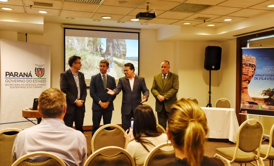 A Secretaria de Estado do Desenvolvimento Sustentável e do Turismo
promoveu nessa terça e quarta-feira (13 e 14), em São Paulo e Curitiba,
Roadshows (exposições itinerantes) para apresentar as oportunidades de
negócio que o Parque Estadual de Vila Velha tem em relação à natureza, ao
turismo e à economia. O público-alvo são investidores.Foto: Denis Ferreira Netto/SEDEST