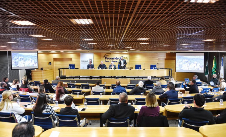 A Secretaria de Estado do Desenvolvimento Sustentável e do Turismo
promoveu nessa terça e quarta-feira (13 e 14), em São Paulo e Curitiba,
Roadshows (exposições itinerantes) para apresentar as oportunidades de
negócio que o Parque Estadual de Vila Velha tem em relação à natureza, ao
turismo e à economia. O público-alvo são investidores.Foto: Denis Ferreira Netto/SEDEST