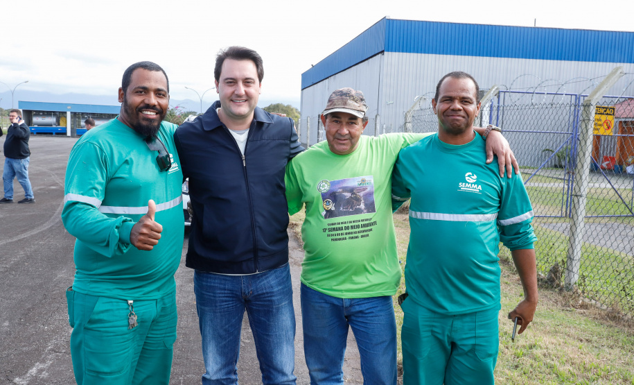 O Corredor de Exportação do Porto de Paranaguá, sistema por onde são movimentados grãos e farelos, será remodelado e modernizado para atender a crescente demanda do agronegócio paranaense. A estrutura foi construída ainda na década de 1970. Nesta quinta-feira (15), o governador Carlos Massa Ratinho Junior esteve em Paranaguá e autorizou a licitação do projeto básico das obras.