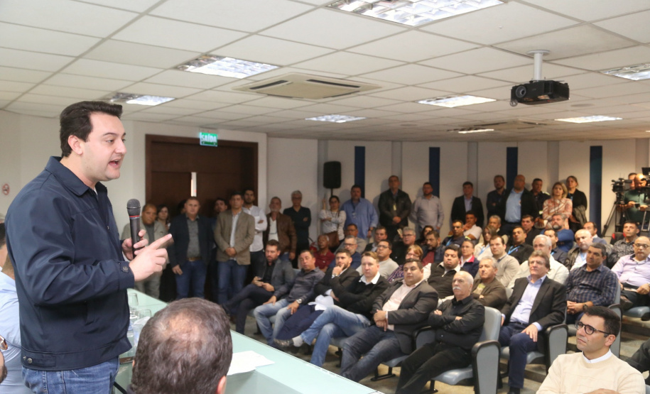 O Corredor de Exportação do Porto de Paranaguá, sistema por onde são movimentados grãos e farelos, será remodelado e modernizado para atender a crescente demanda do agronegócio paranaense. A estrutura foi construída ainda na década de 1970. Nesta quinta-feira (15), o governador Carlos Massa Ratinho Junior esteve em Paranaguá e  autorizou a licitação do projeto básico das obras. Foto: Gilson Abreu/AEN