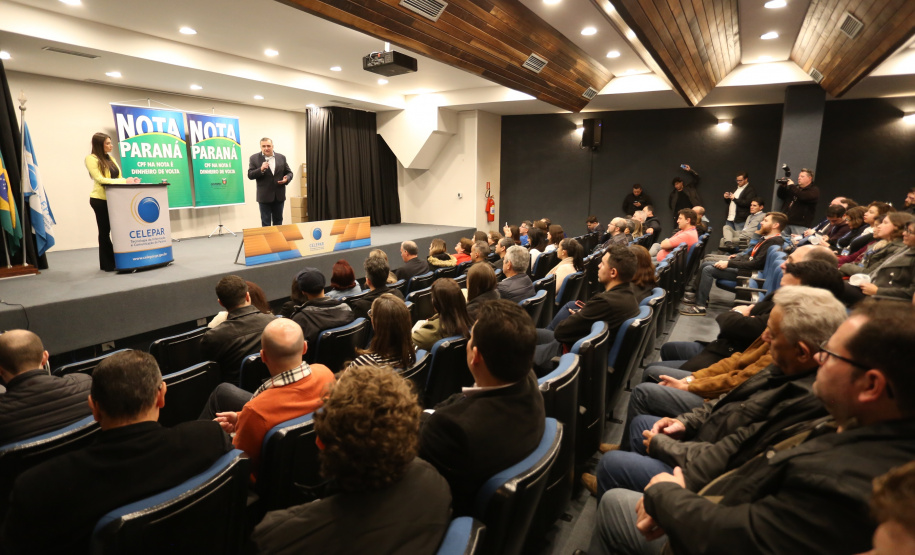 São três entidades de assistência social as ganhadoras deste mês dos prêmios distribuídos pelo programa Nota Paraná, mantido pela Secretaria de Estado da Fazenda. O programa devolve 30% do Imposto sobre Circulação de Mercadorias e Serviços (ICMS) recolhido pela Receita Estadual ao consumidor que pede nota fiscal no comércio. Foto: José Fernando Ogura/AEN