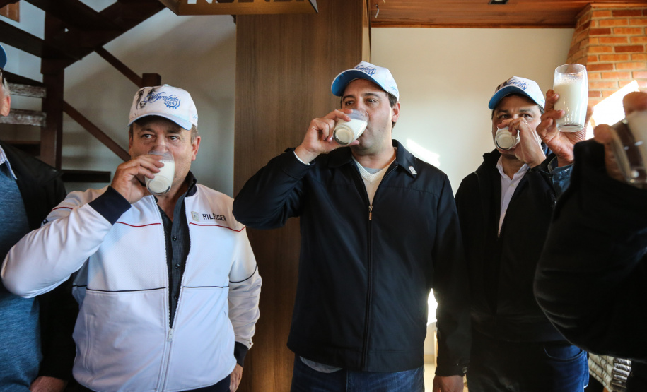 O governador Carlos Massa Ratinho Junior visita nesta quinta-feira (15), a Agroleite, realizado pela Cooperativa Castrolanda, em Castro, nos Campos Gerais. Considerado um dos maiores eventos da cadeia do leite na América, a Agroleite tem foco na tecnologia, produtividade e melhores resultados para os produtores. Castro, 15/08/2019 -  Foto: Geraldo Bubniak/AEN