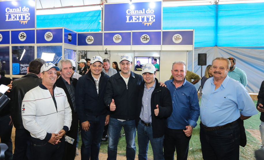 O governador Carlos Massa Ratinho Junior visita nesta quinta-feira (15), a Agroleite, realizado pela Cooperativa Castrolanda, em Castro, nos Campos Gerais. Considerado um dos maiores eventos da cadeia do leite na América, a Agroleite tem foco na tecnologia, produtividade e melhores resultados para os produtores. Castro, 15/08/2019 -  Foto: Geraldo Bubniak/AEN