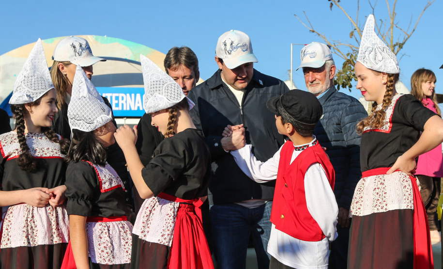 O governador Carlos Massa Ratinho Junior visita nesta quinta-feira (15), a Agroleite, realizado pela Cooperativa Castrolanda, em Castro, nos Campos Gerais. Considerado um dos maiores eventos da cadeia do leite na América, a Agroleite tem foco na tecnologia, produtividade e melhores resultados para os produtores. Castro, 15/08/2019 -  Foto: Geraldo Bubniak/AEN
