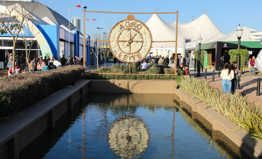 O governador Carlos Massa Ratinho Junior visita nesta quinta-feira (15), a Agroleite, realizado pela Cooperativa Castrolanda, em Castro, nos Campos Gerais. Considerado um dos maiores eventos da cadeia do leite na América, a Agroleite tem foco na tecnologia, produtividade e melhores resultados para os produtores. Castro, 15/08/2019 -  Foto: Geraldo Bubniak/AEN