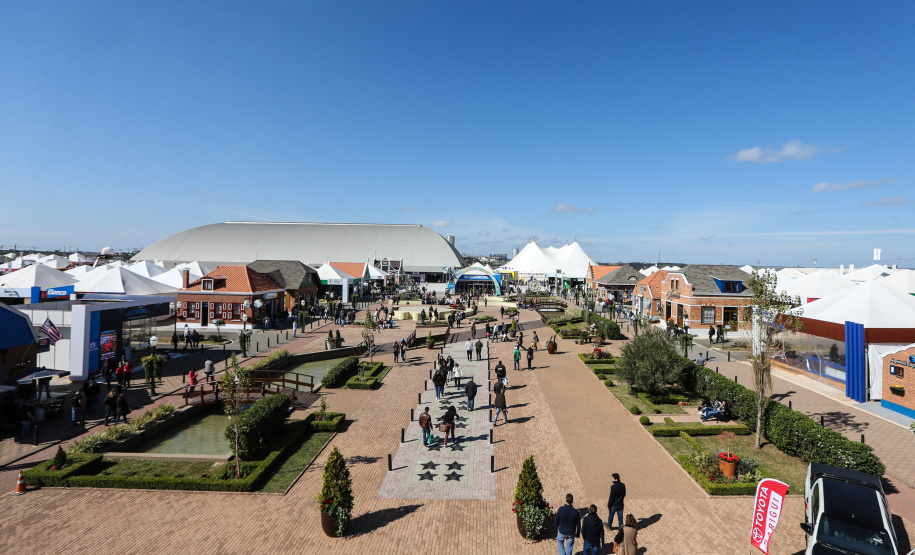 Agroleite, realizado pela Cooperativa Castrolanda, em Castro, nos Campos Gerais. Considerado um dos maiores eventos da cadeia do leite na América, a Agroleite tem foco na tecnologia, produtividade e melhores resultados para os produtores. Castro, 15/08/2019 -  Foto: Geraldo Bubniak/AEN